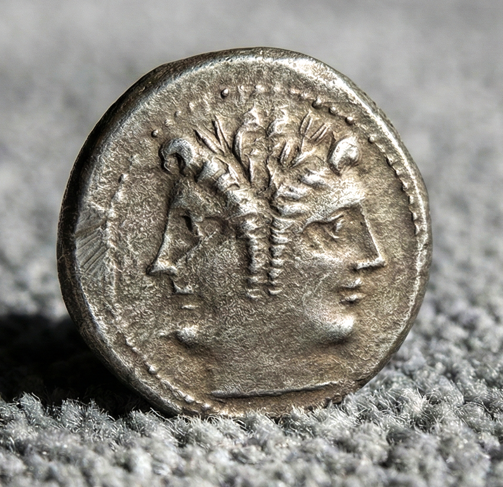 Moeda Romana Republicana Quadrigatus (c. 225–212 aC) – imagem 2