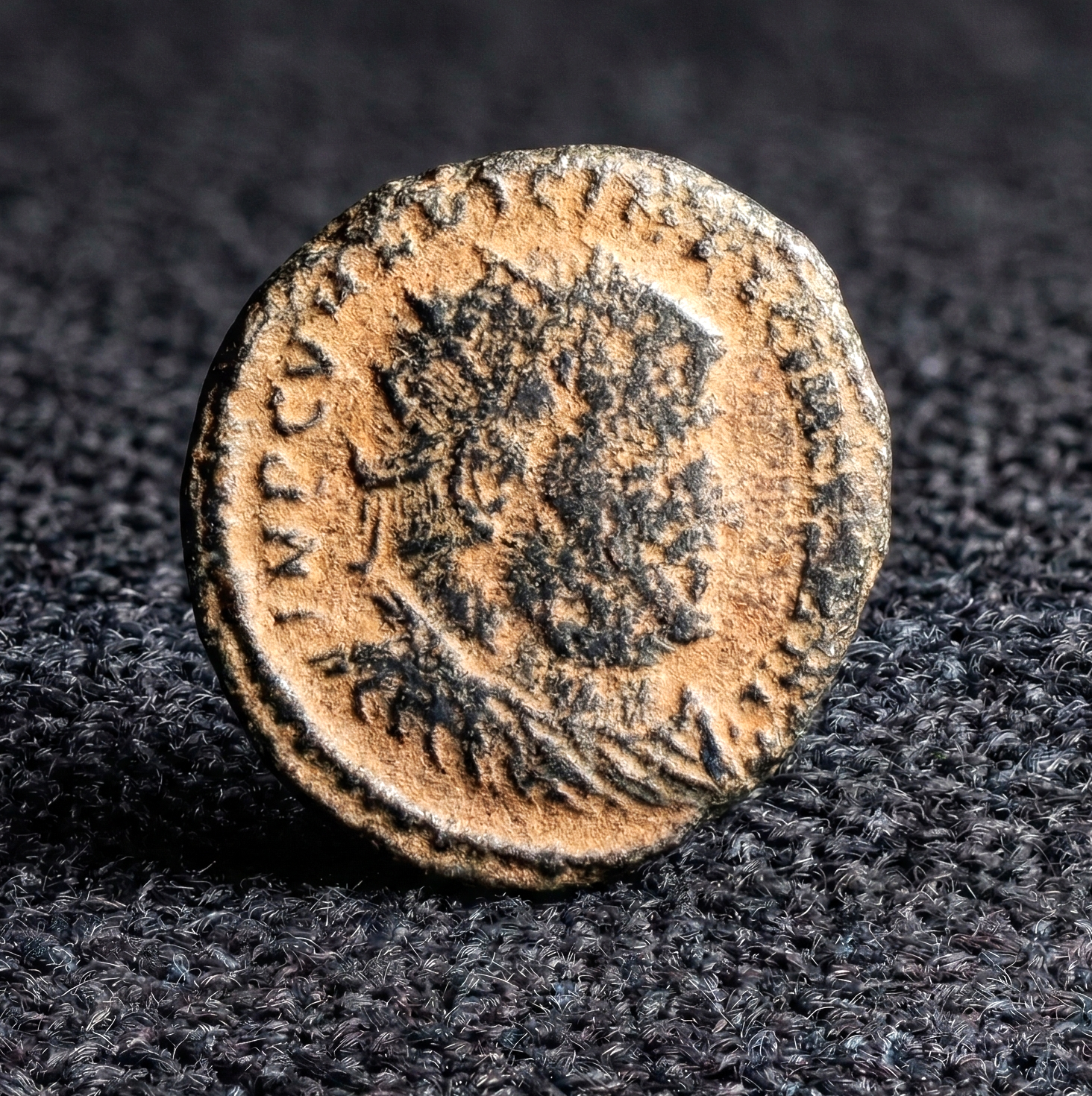 Moeda Romana Follis de Licinius I (308–324 dC) – imagem 1