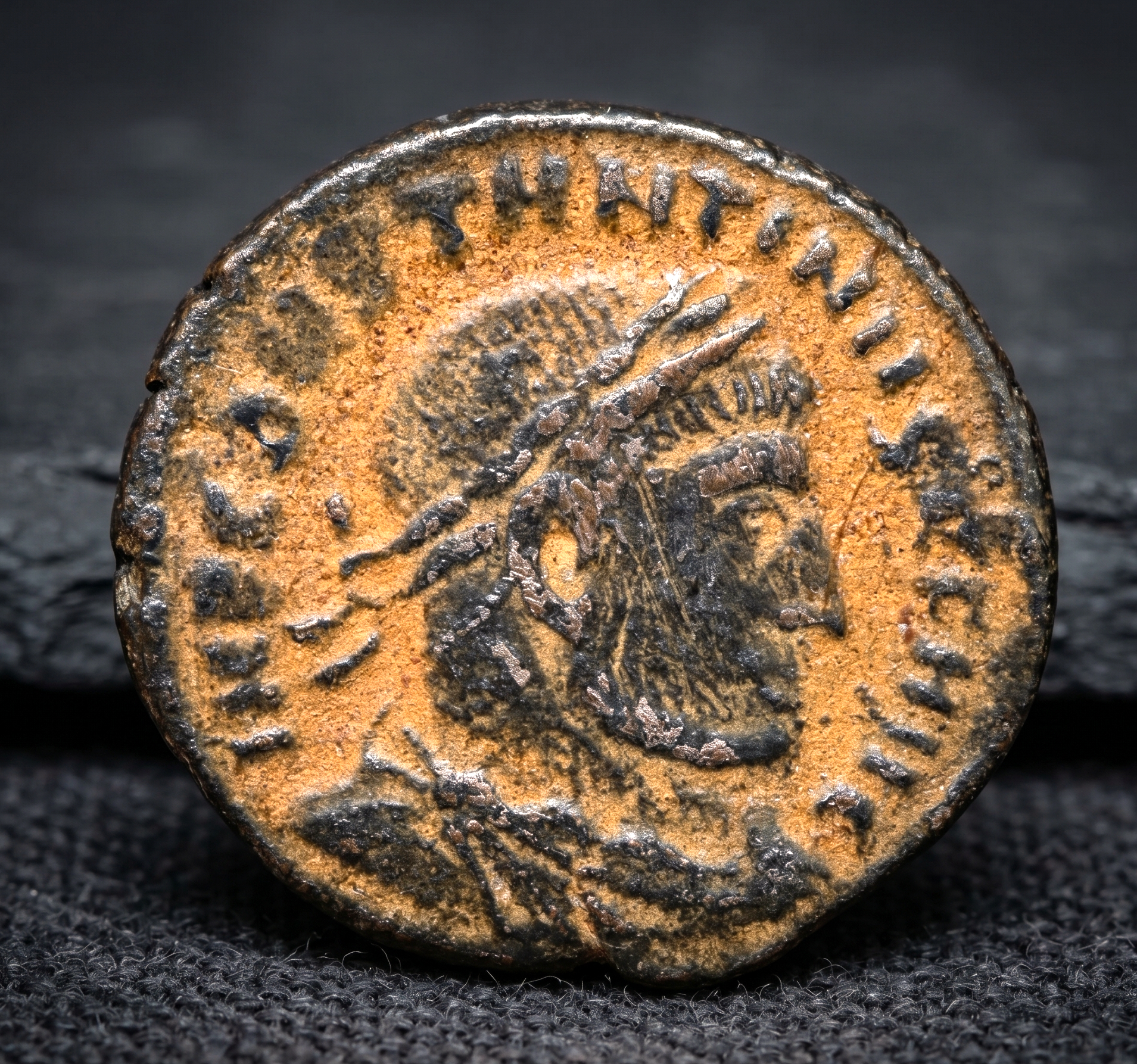 Moeda Romana Follis de Constantino I O Grande (306-337 dC) – imagem 1