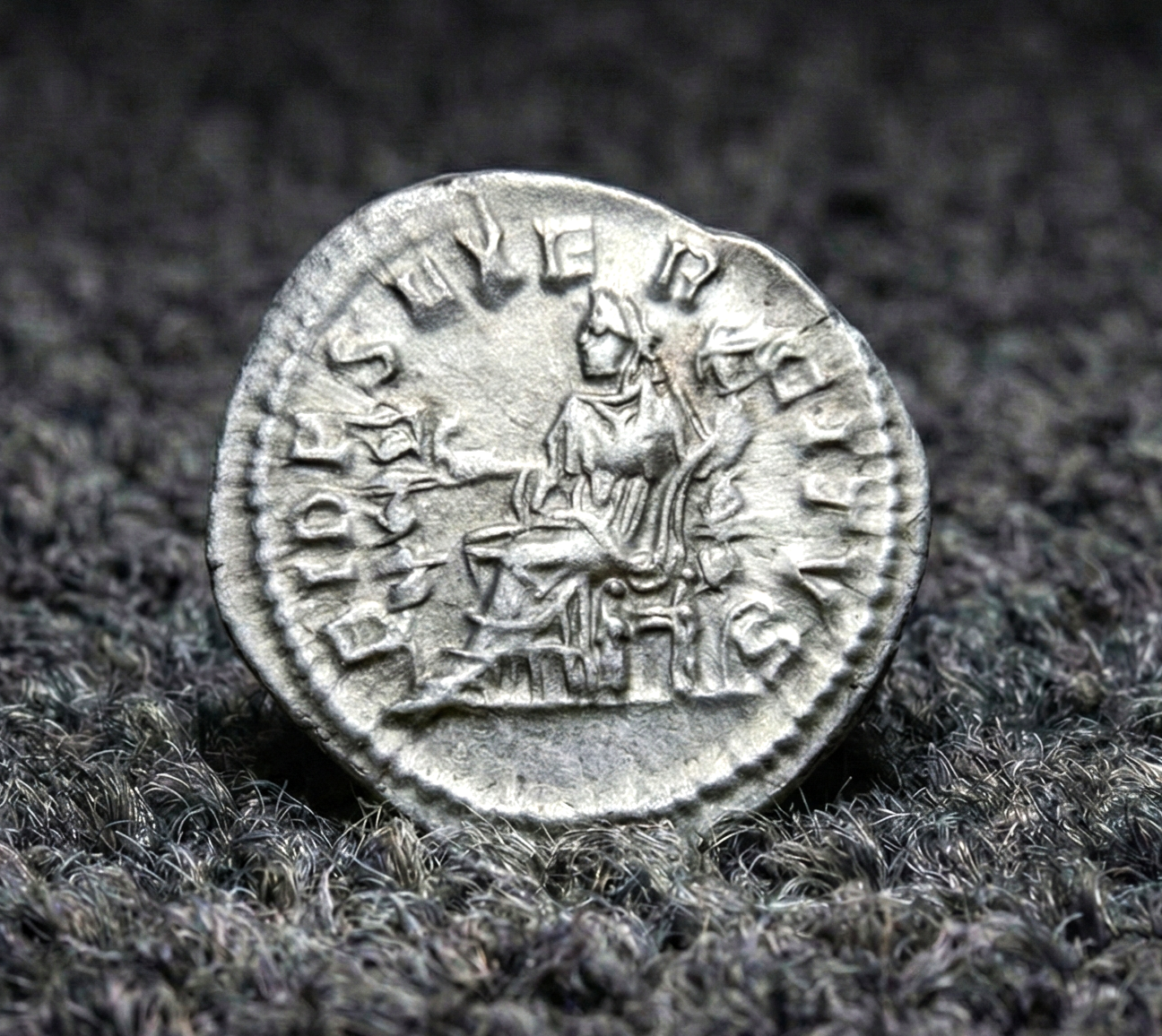 Moeda Romana Denarius de Elagabalus (218-222 d.C.) – imagem 2