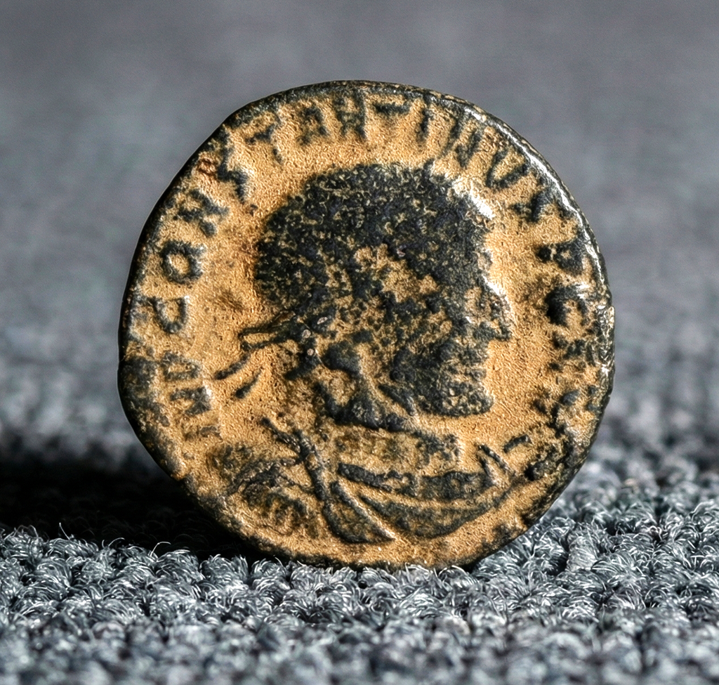 Moeda Romana Follis de Constantino I “o Grande” (306–337) – imagem 1