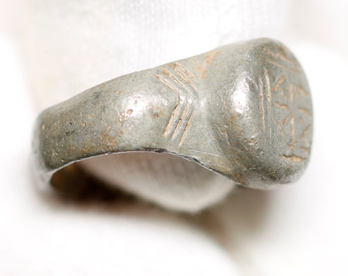 Anel medieval de prata (Bl) com (Cerca de 400-700 dC). – imagem 1