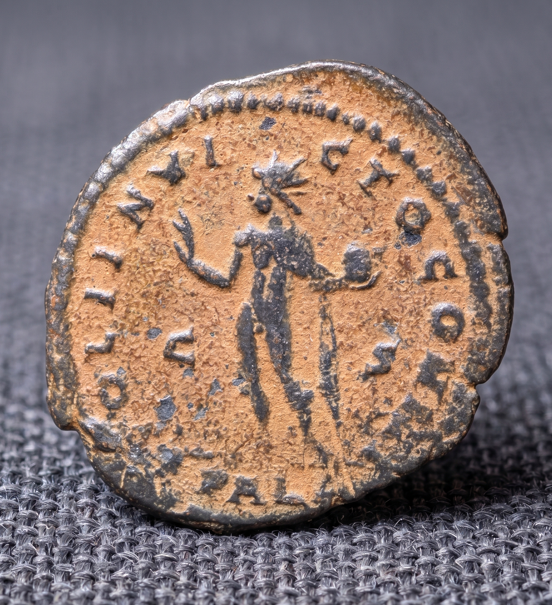 Moeda Romana Follis de Constantino I (307-337 dC). – imagem 1