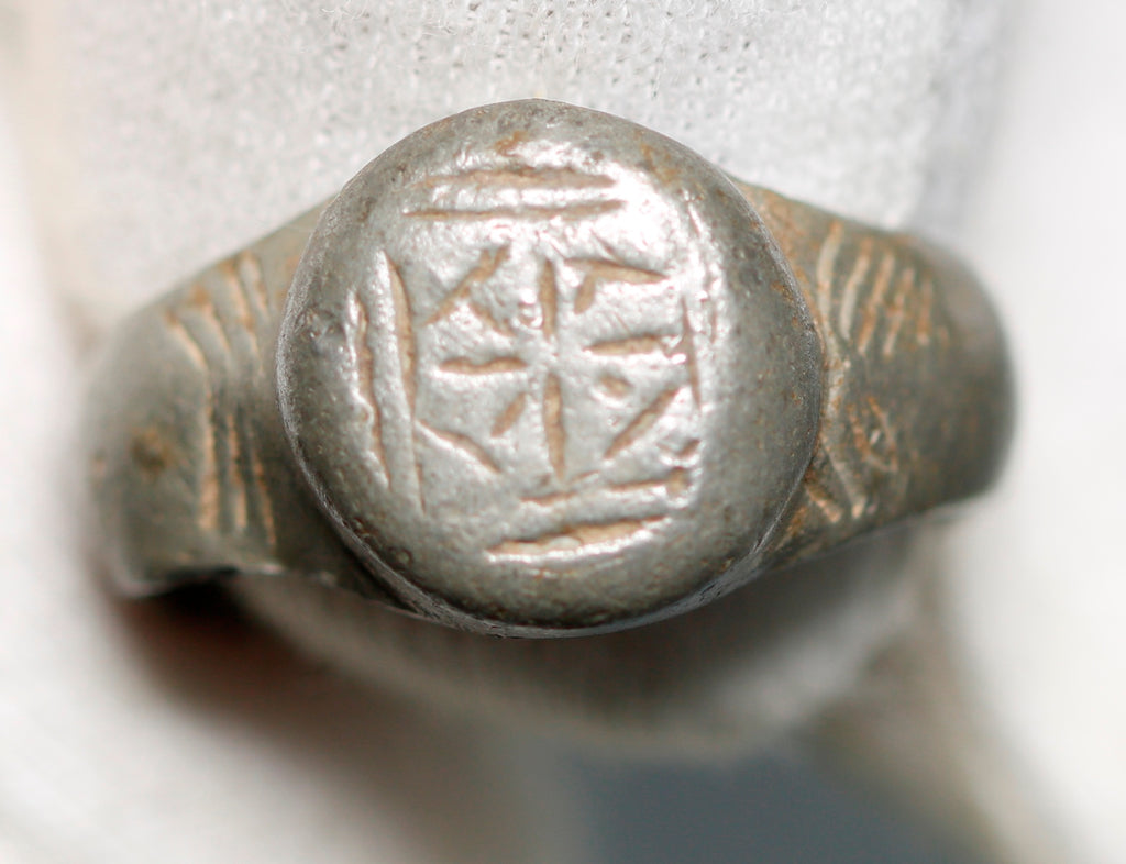 Anel medieval de prata (Bl) com (Cerca de 400-700 dC). – imagem 2